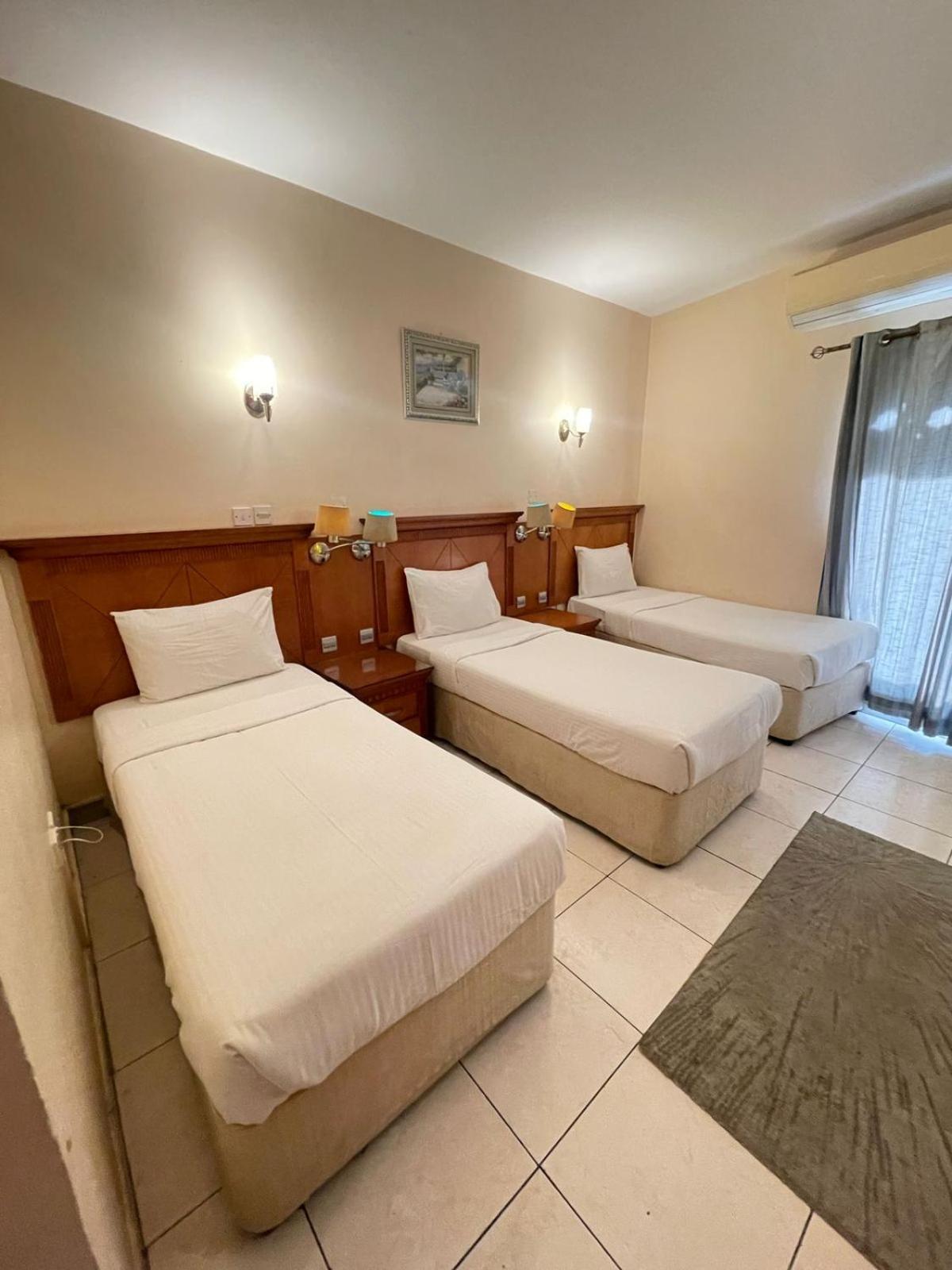 Tara Hotel Llc Дубай Екстер'єр фото