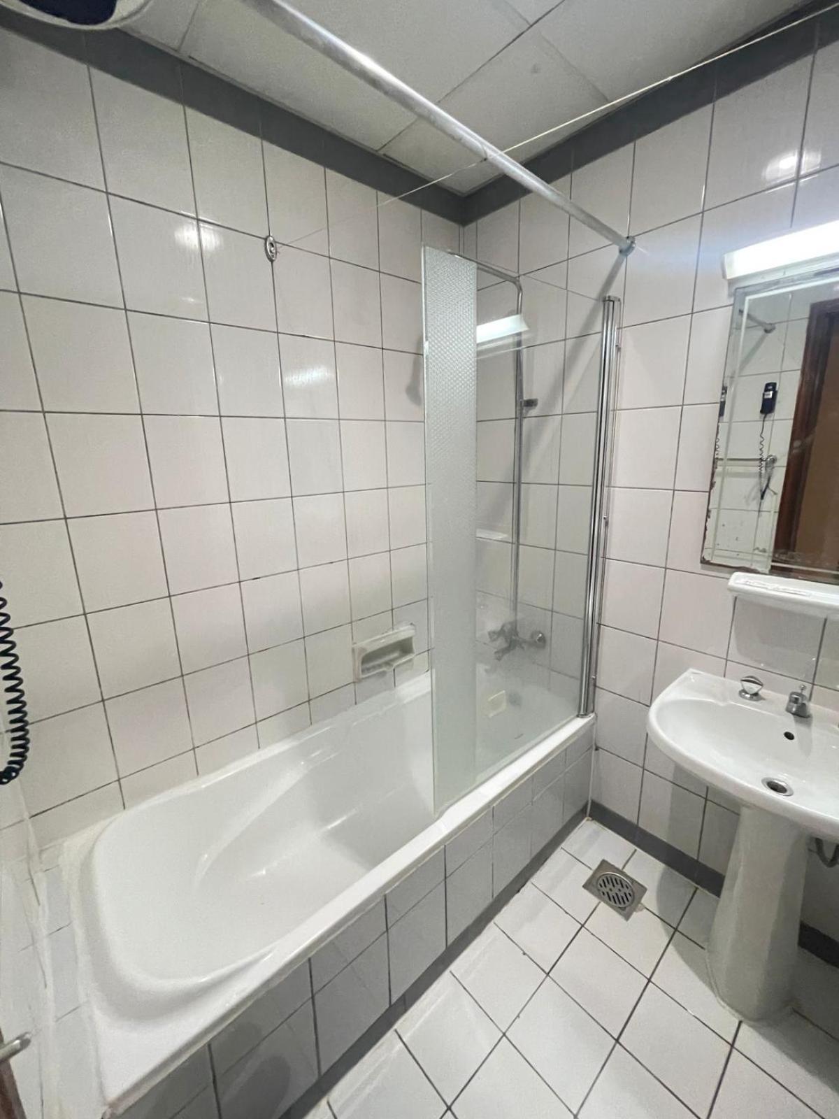 Tara Hotel Llc Дубай Екстер'єр фото