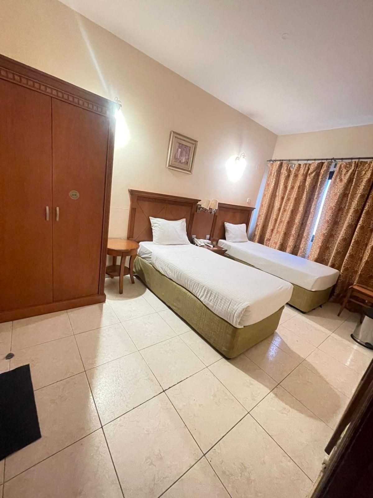 Tara Hotel Llc Дубай Екстер'єр фото
